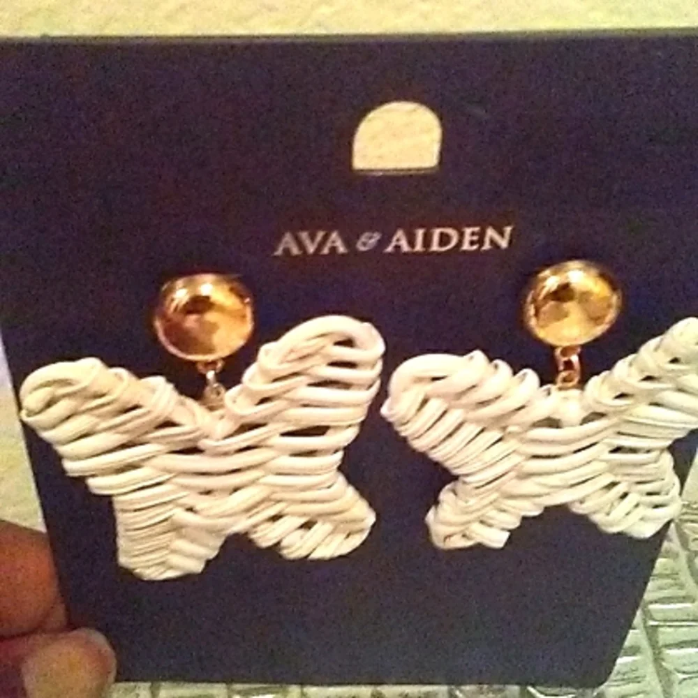 Ava & Aiden Butterfly Earrings - Picture 3 of 4